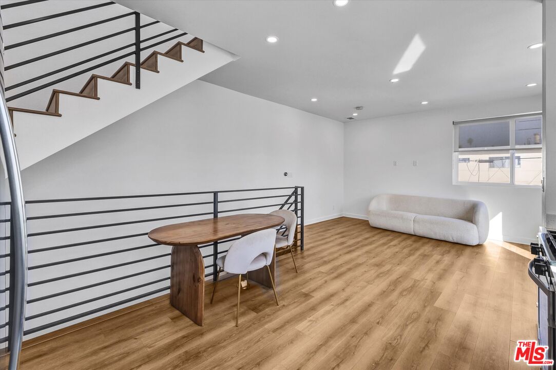 4525 St. Elmo Dr Unit: 4523 1/2