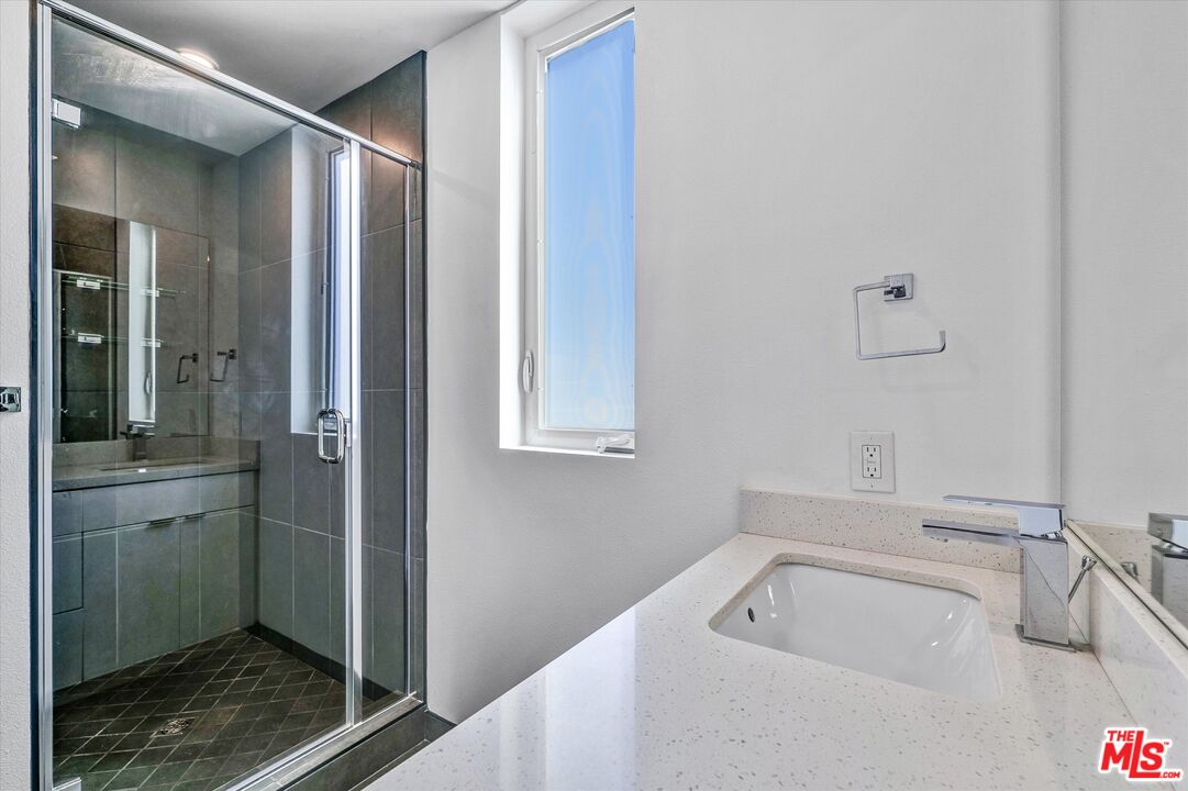 4525 St. Elmo Dr Unit: 4523 1/2