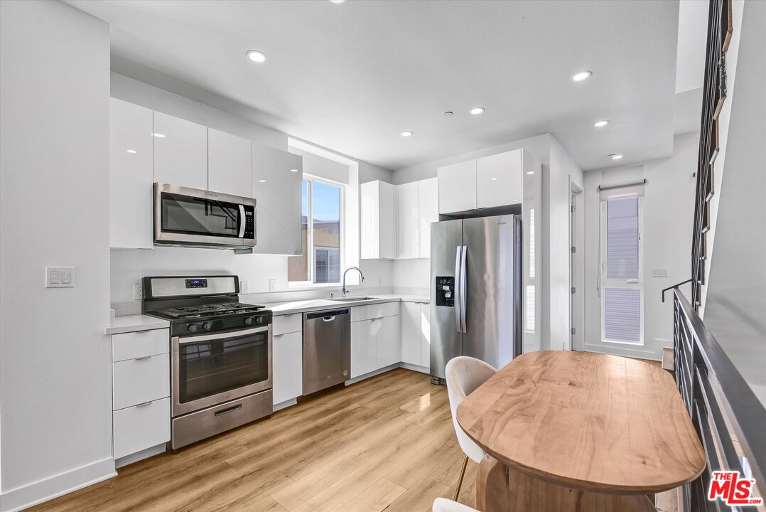 4525 St. Elmo Dr Unit: 4523 1/2