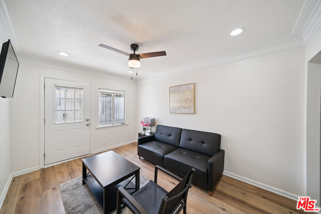 1163 W 38th St