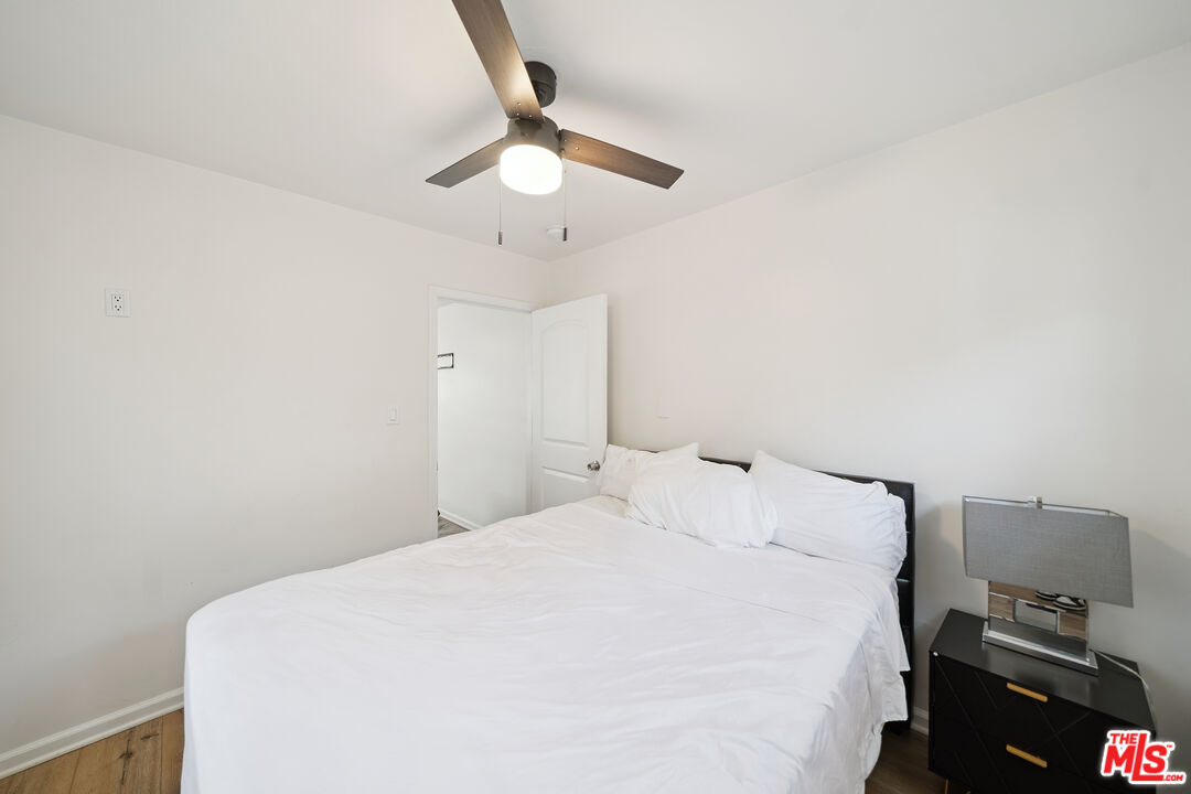 1163 W 38th St