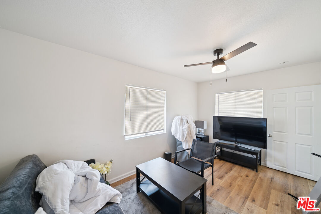 1163 W 38th St