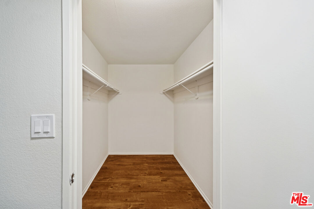 870 Crenshaw Blvd Unit: 204