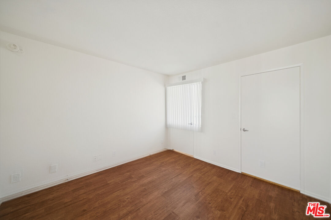 870 Crenshaw Blvd Unit: 204