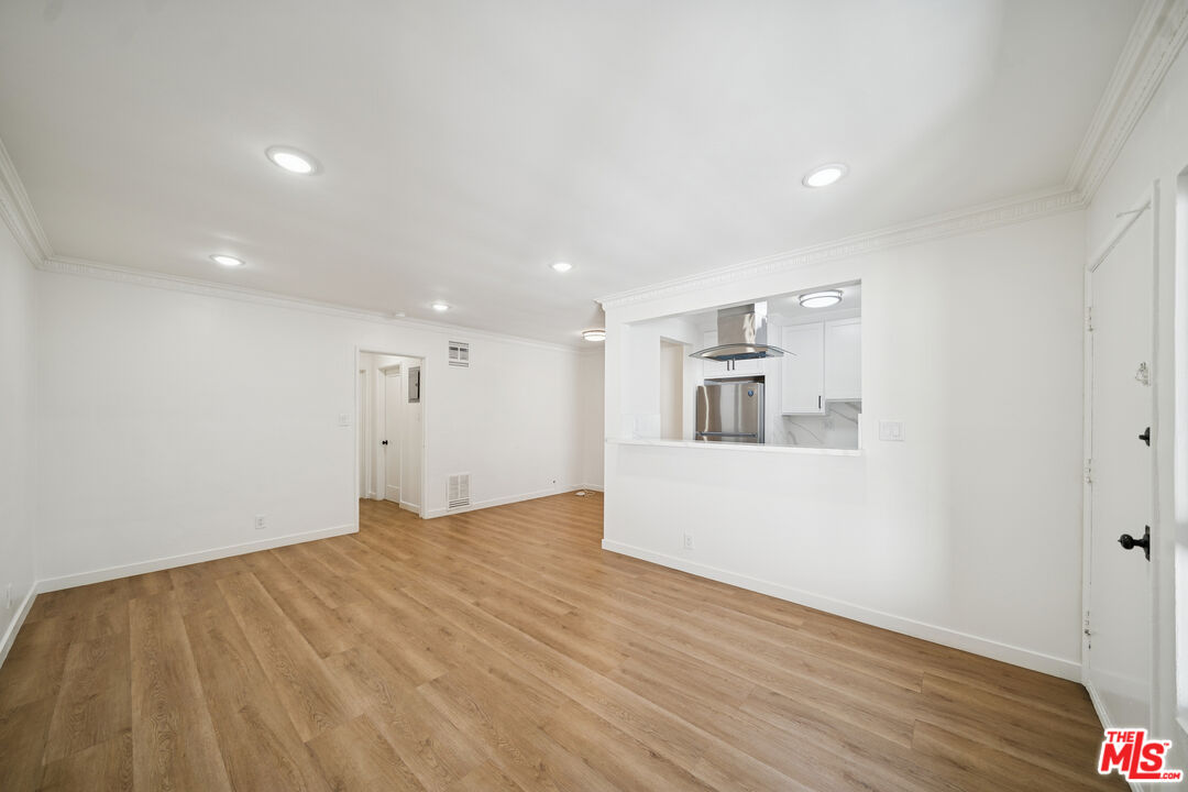 1206 N Hayworth Unit: 10