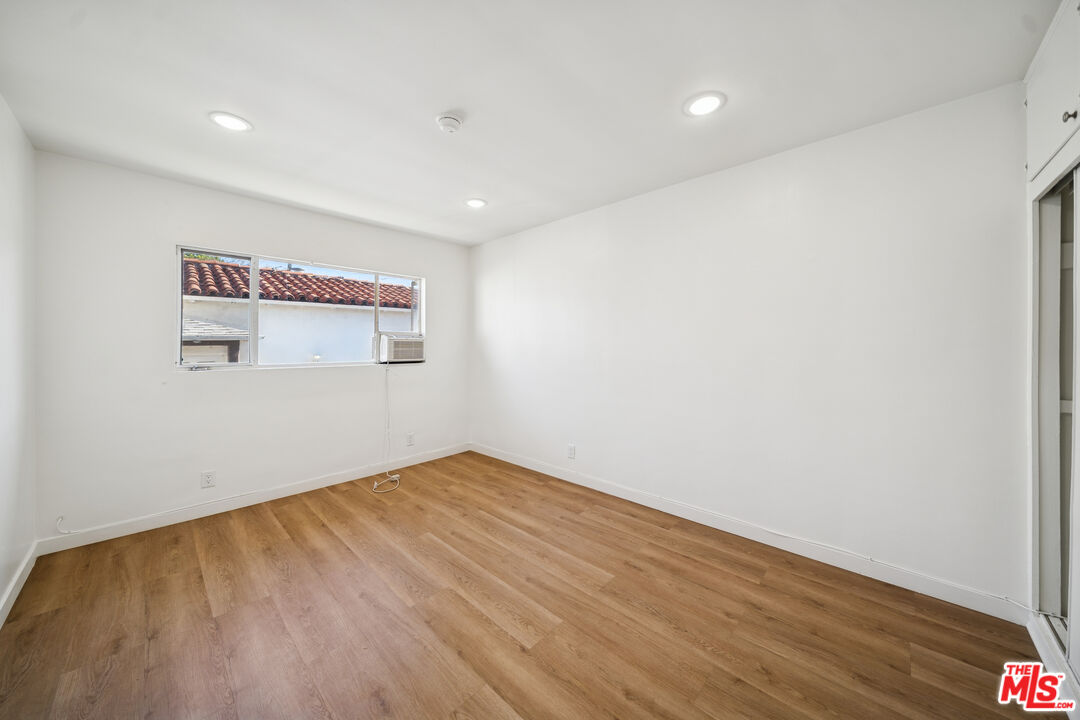 1206 N Hayworth Unit: 10