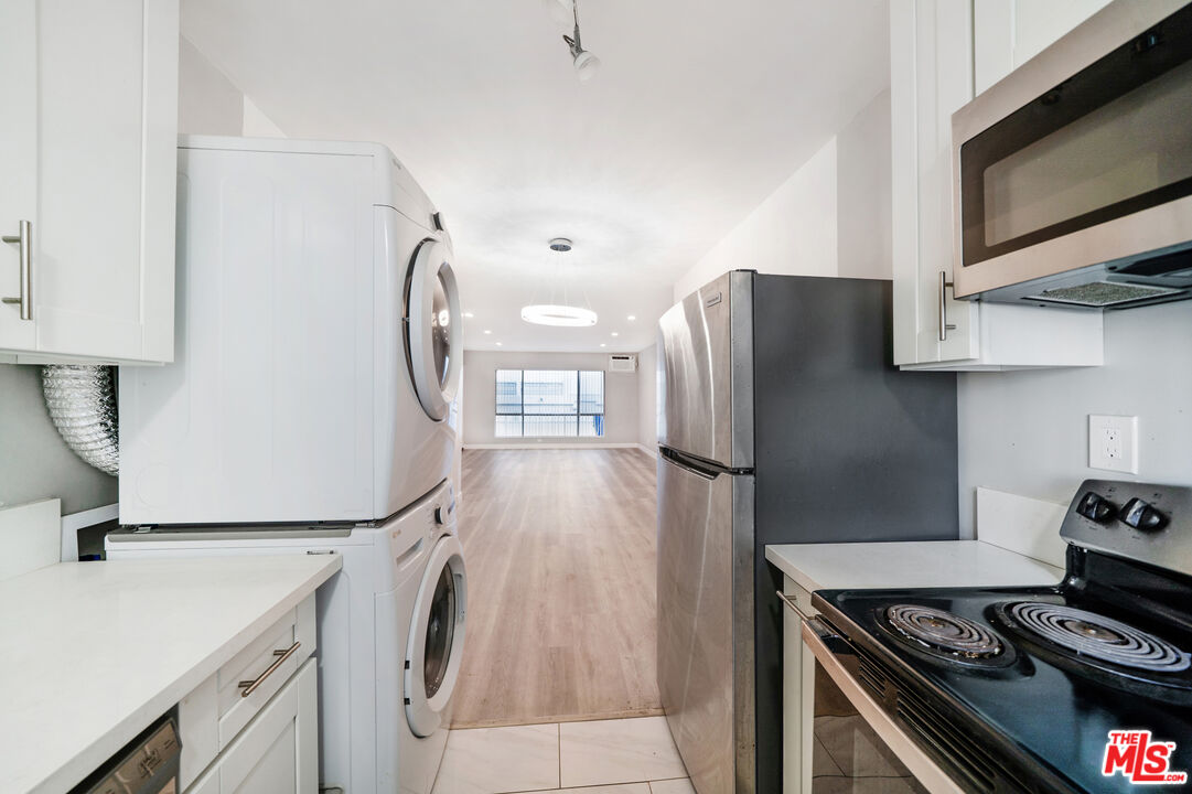 326 S Serrano Ave Unit: 4