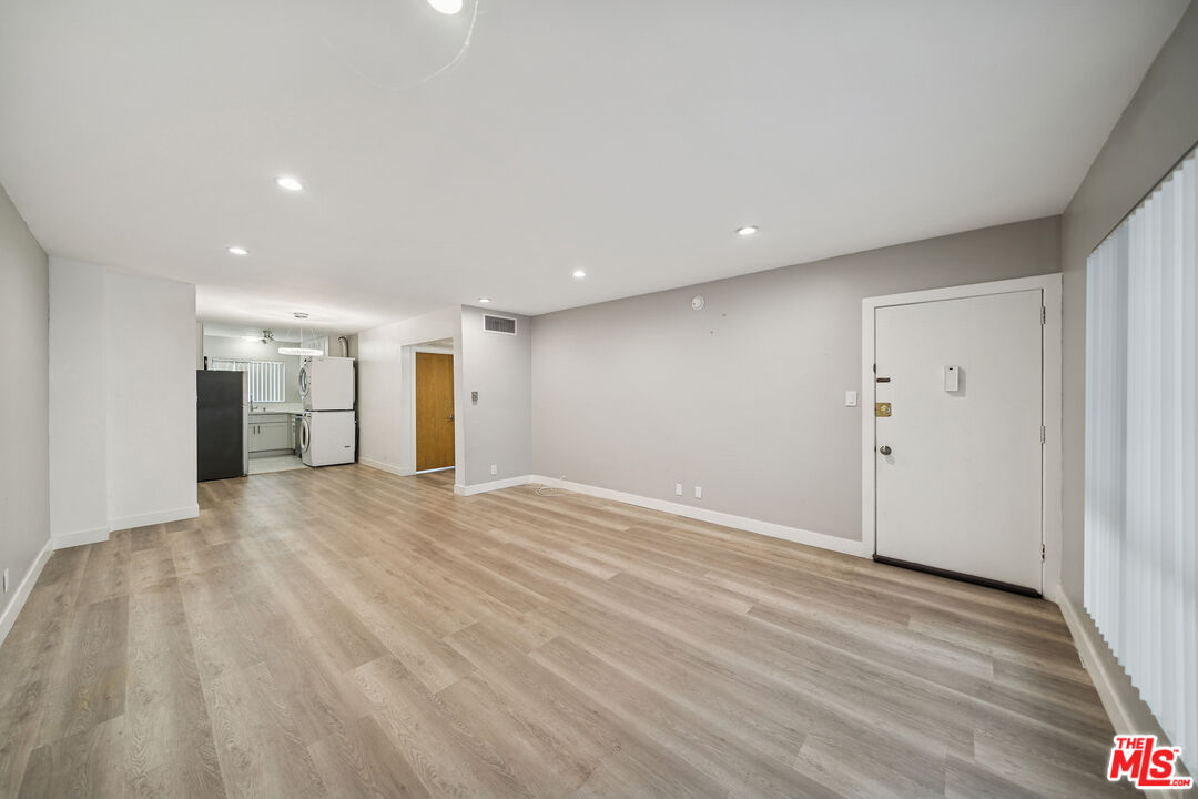 326 S Serrano Ave Unit: 4