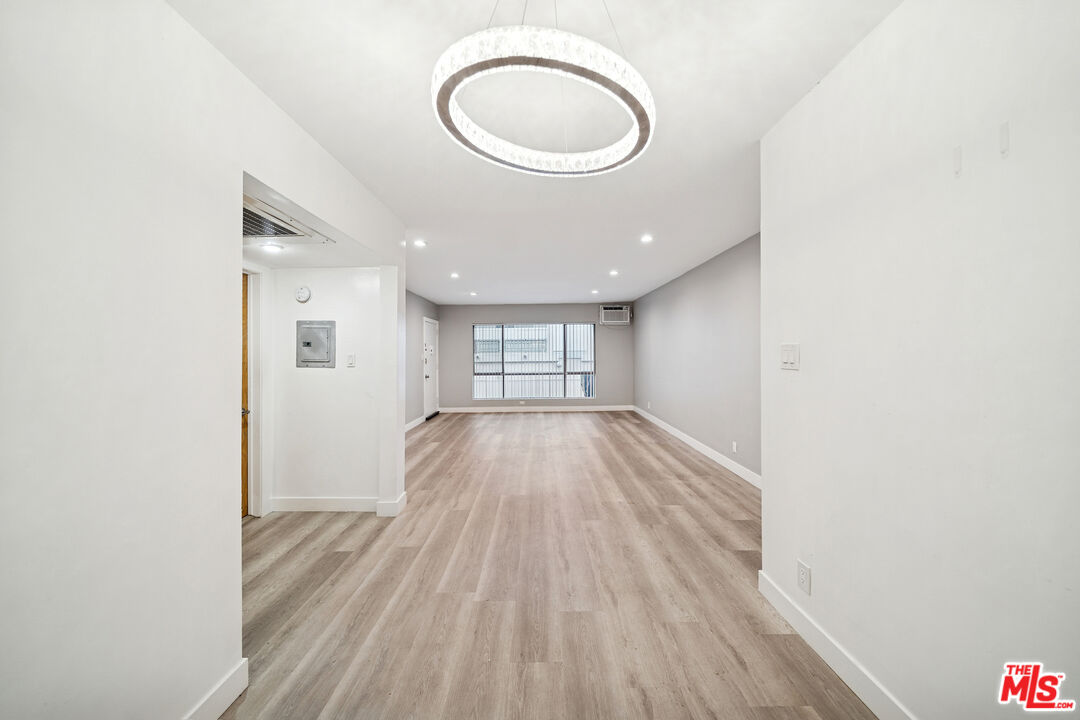 326 S Serrano Ave Unit: 4