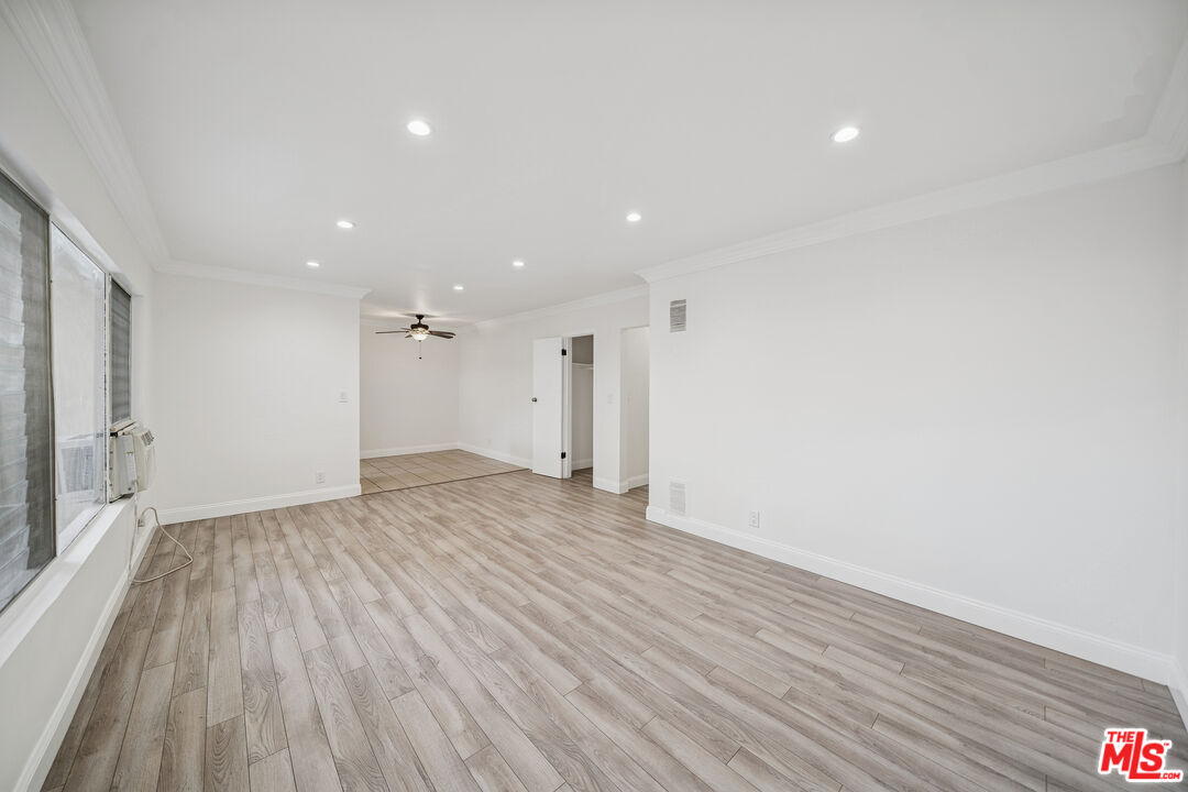 1215 N Hayworth Ave Unit: 104