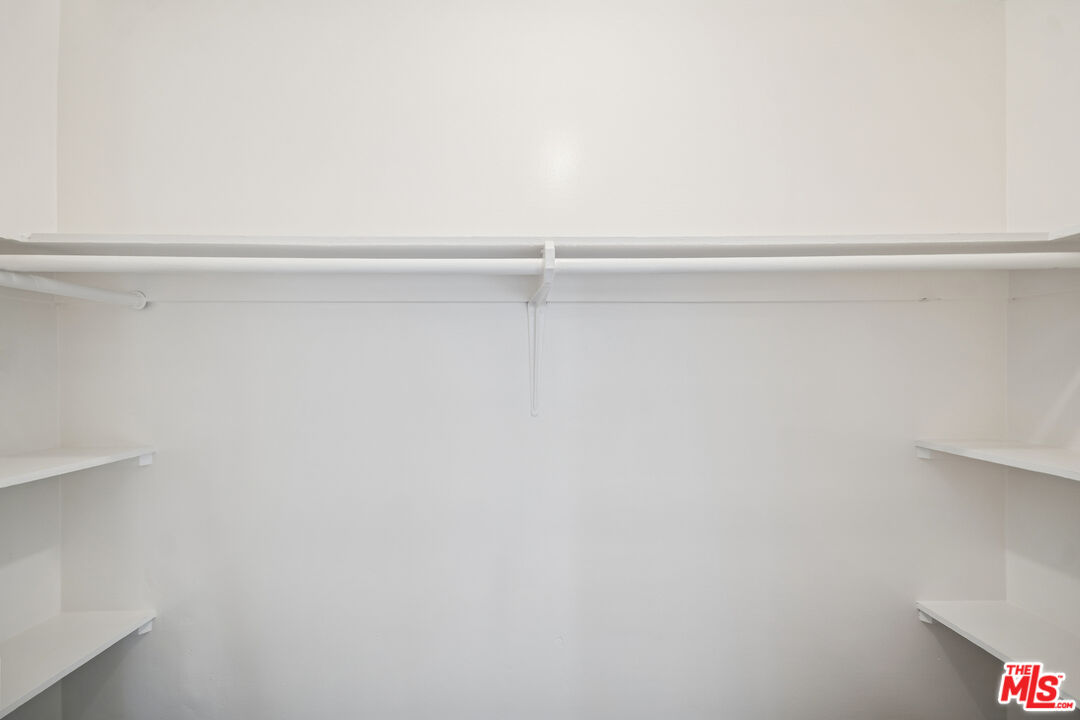 1215 N Hayworth Ave Unit: 104