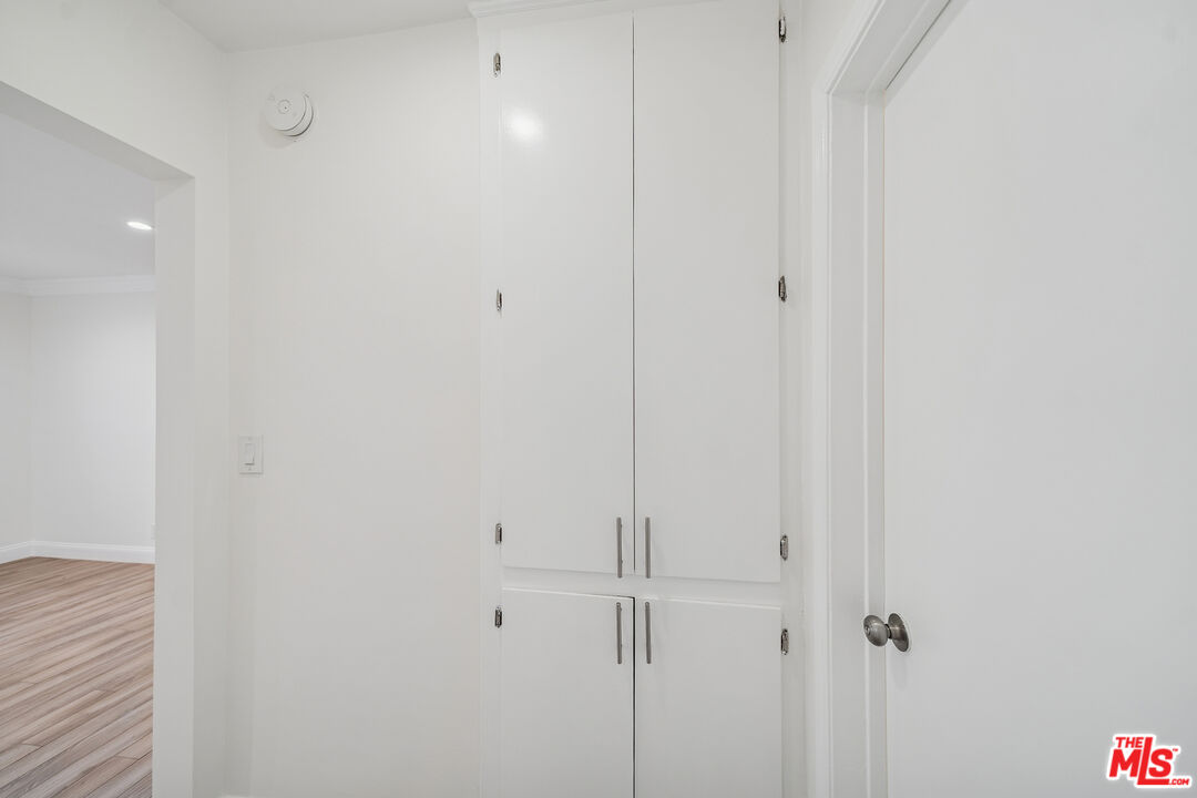 1215 N Hayworth Ave Unit: 104