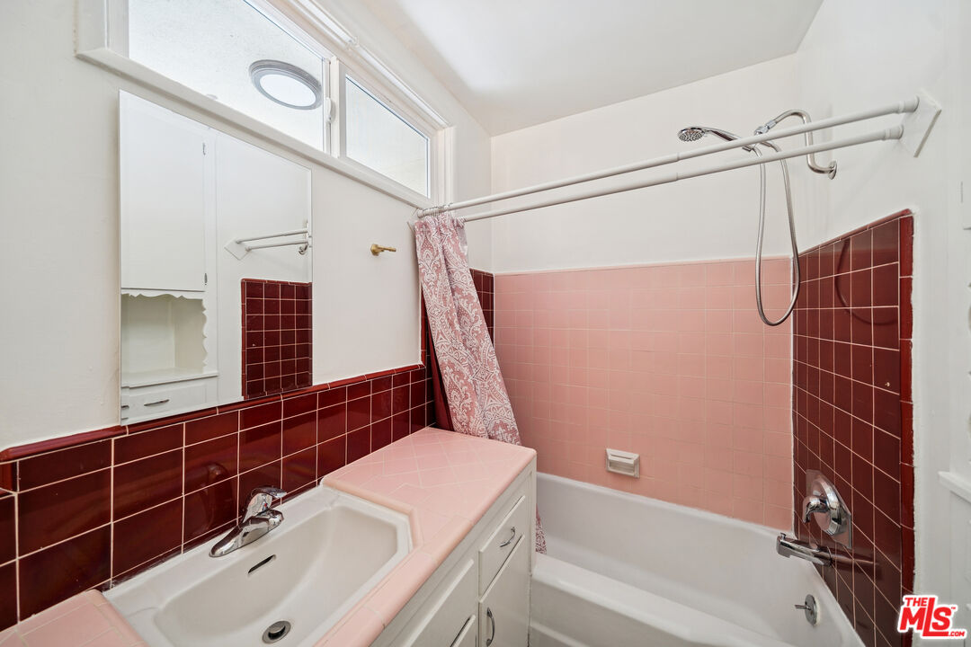 5319 Vantage Ave Unit: 5