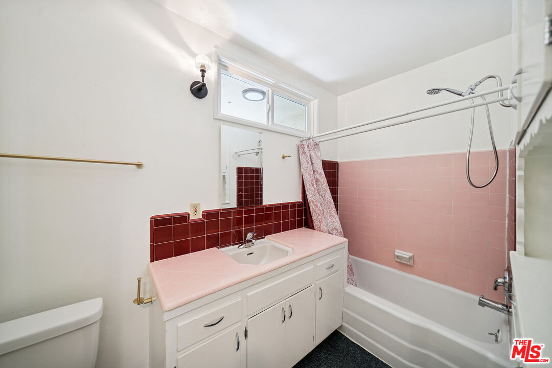 5319 Vantage Ave Unit: 5