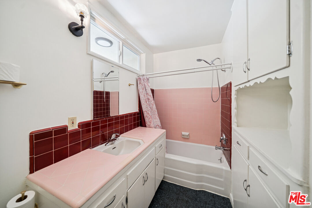 5319 Vantage Ave Unit: 5