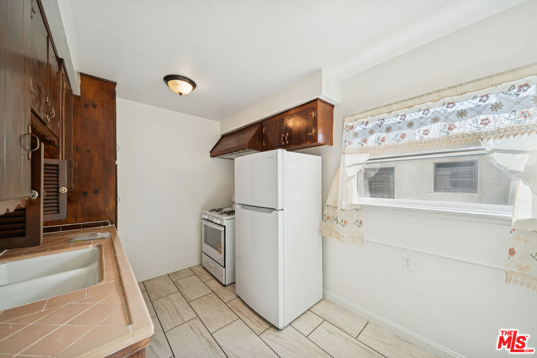 5319 Vantage Ave Unit: 5