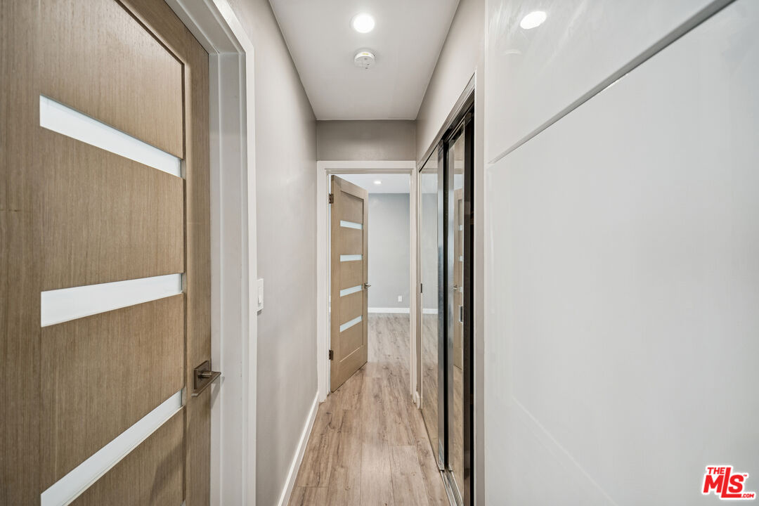 252 S New Hampshire Unit: 4