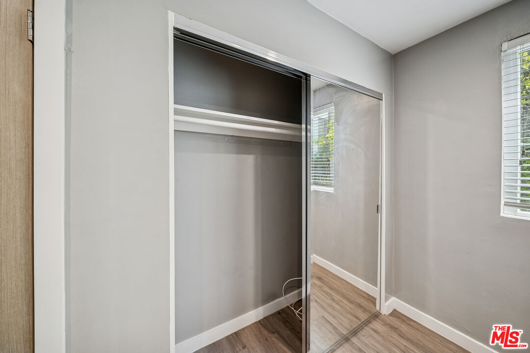 252 S New Hampshire Unit: 4