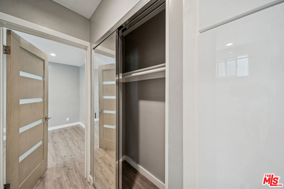 252 S New Hampshire Unit: 4