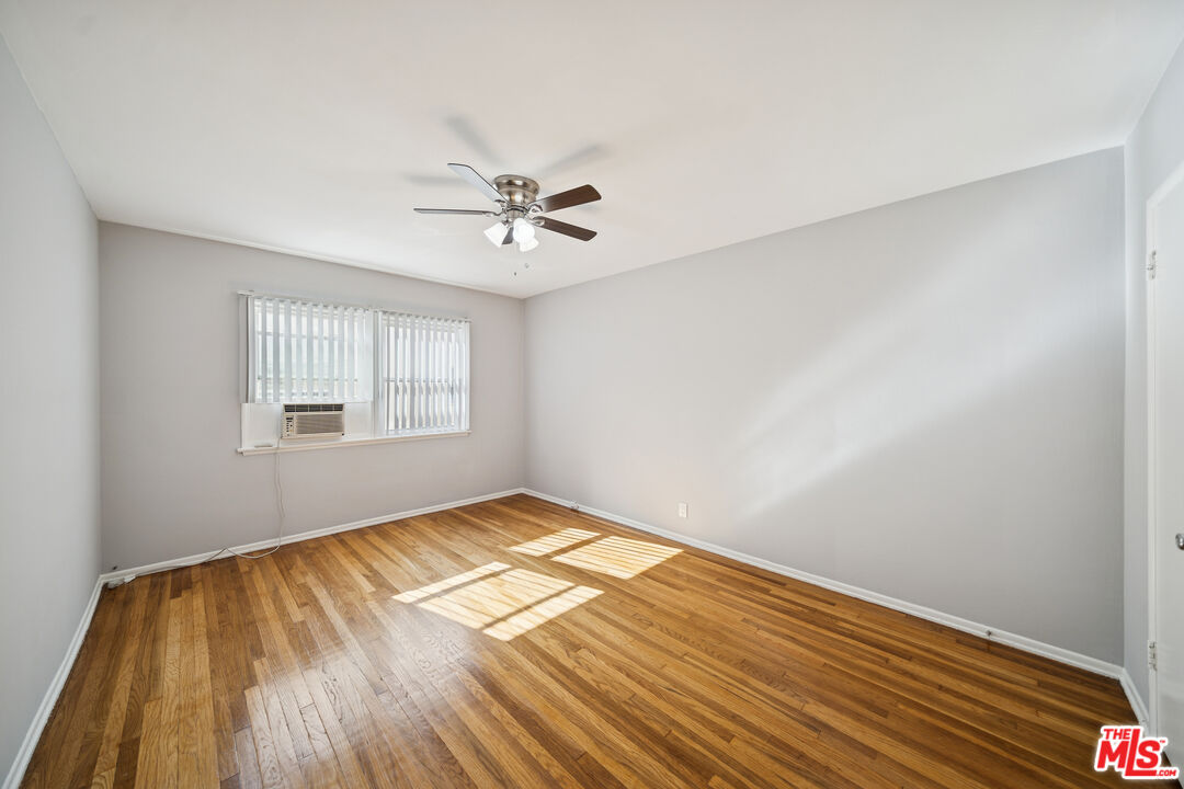 5329 Vantage Ave Unit: 1