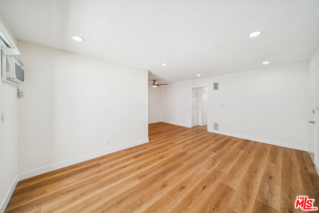 842 Westbourne Dr Unit: 8