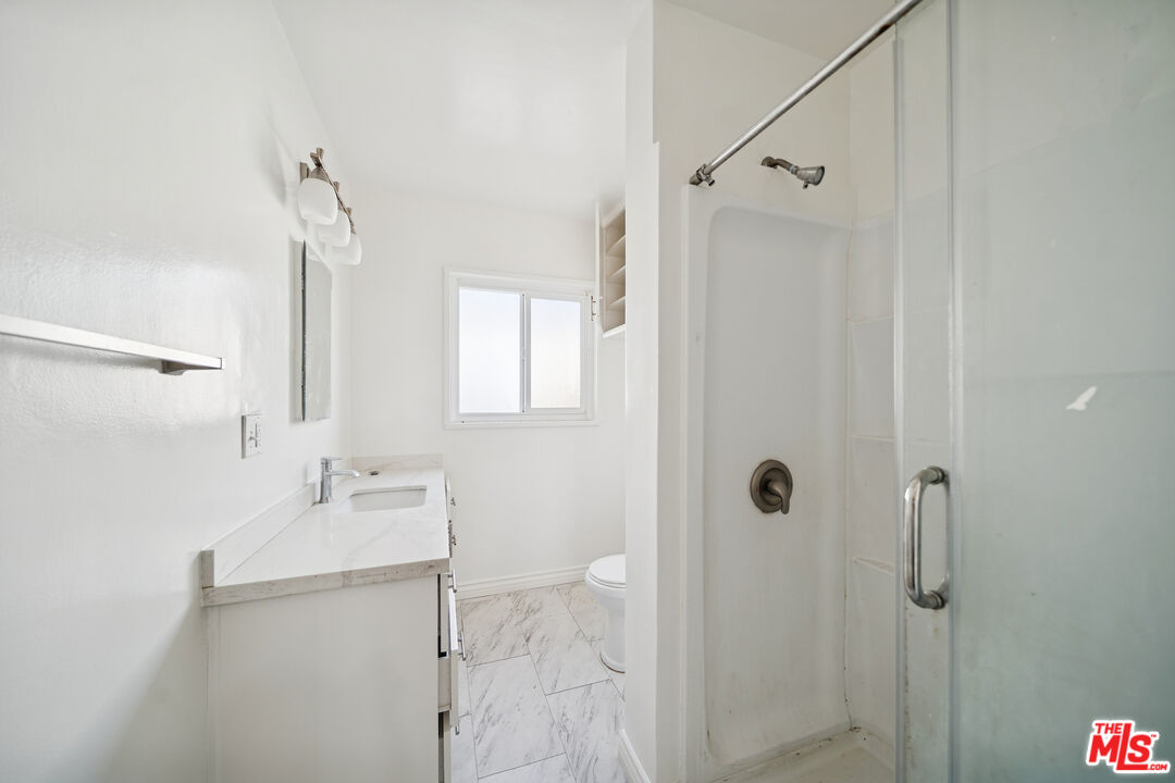 3652 Carmona Ave Unit: 6