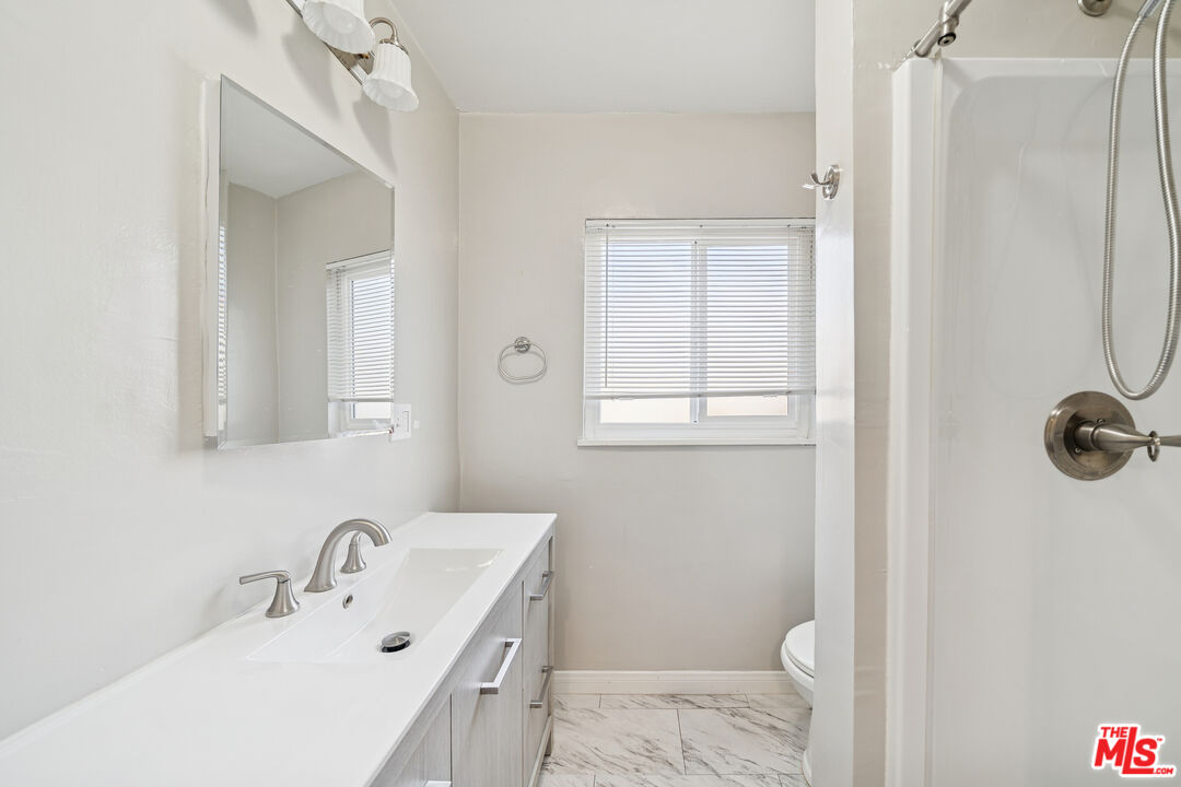 3652 Carmona Ave Unit: 7