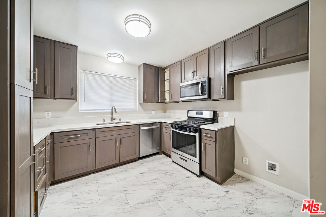 3652 Carmona Ave Unit: 7