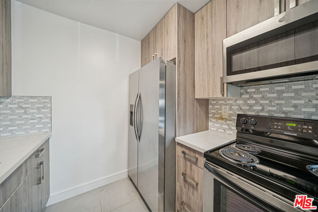 7545 W Hampton Ave Unit: 103