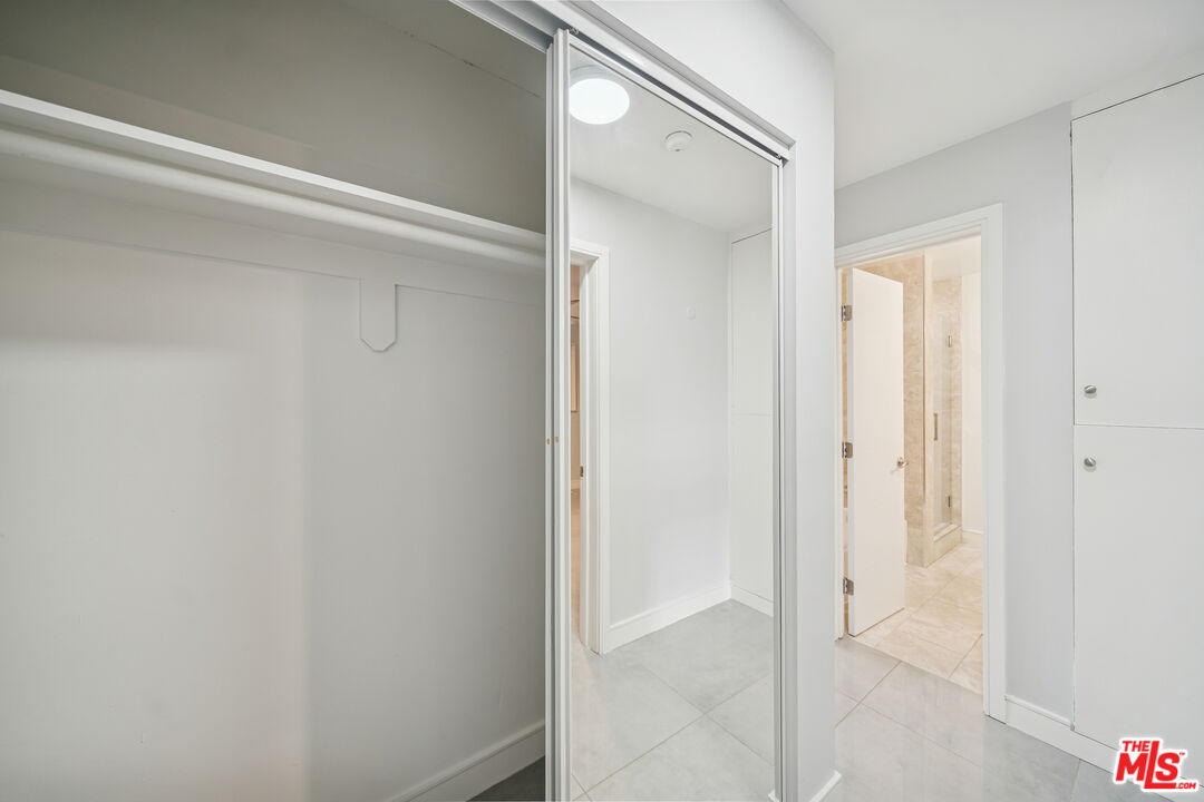 7545 W Hampton Ave Unit: 103