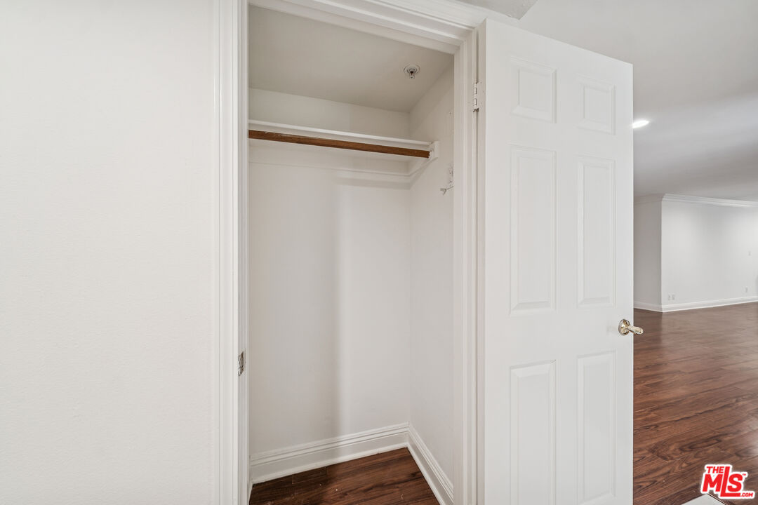 1508 Greenfield Ave Unit: 106