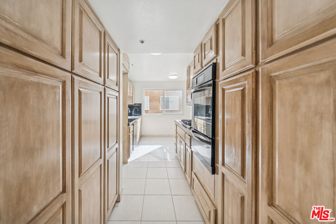 1508 Greenfield Ave Unit: 106