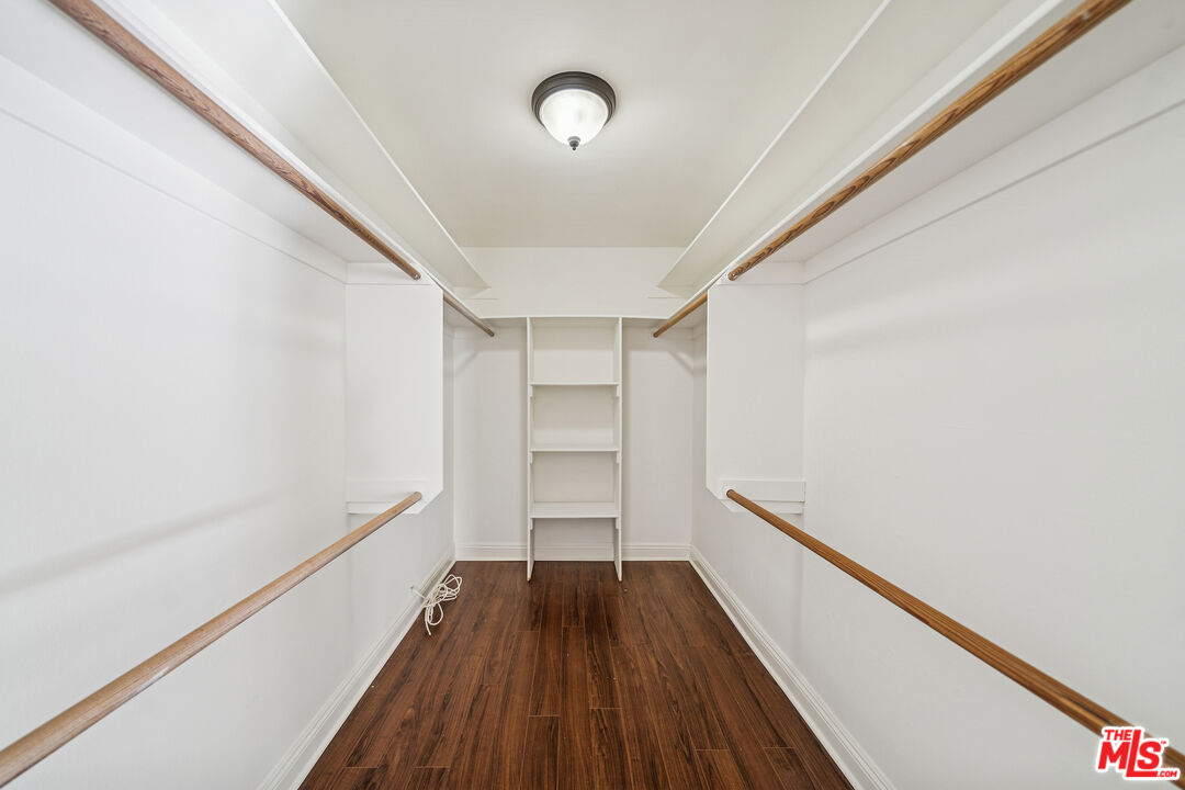 1508 Greenfield Ave Unit: 106