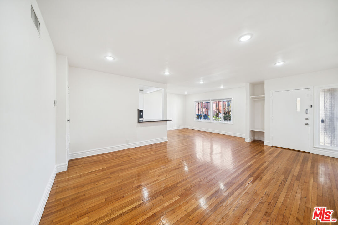 112 S Detriot St Unit: 112