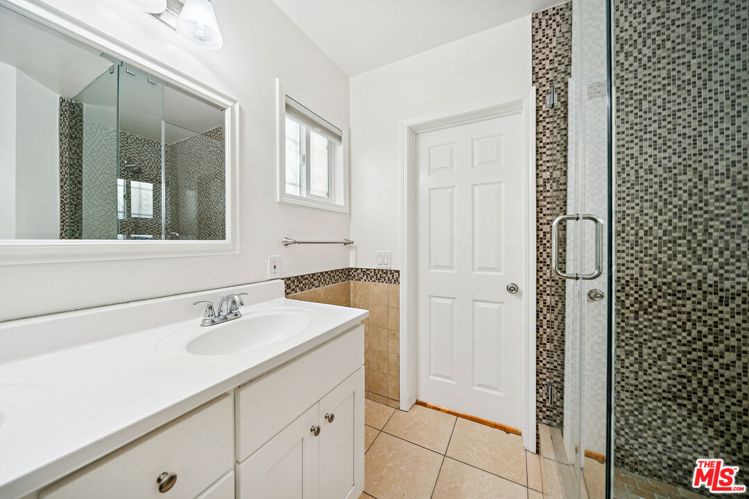 112 S Detriot St Unit: 112