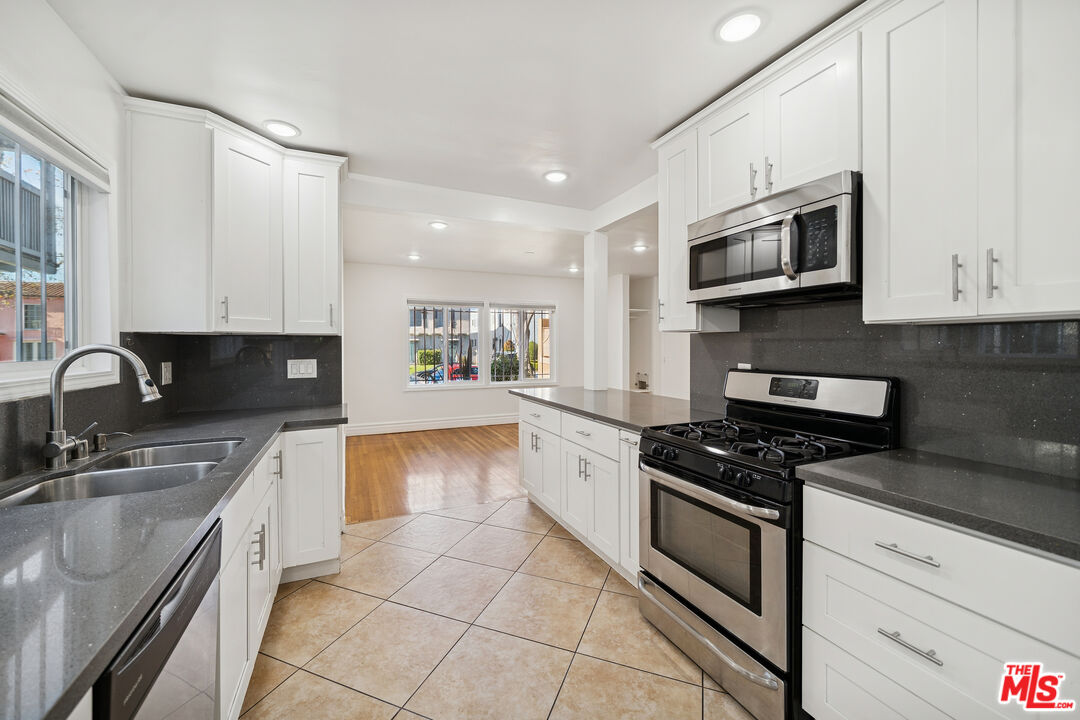 112 S Detriot St Unit: 112