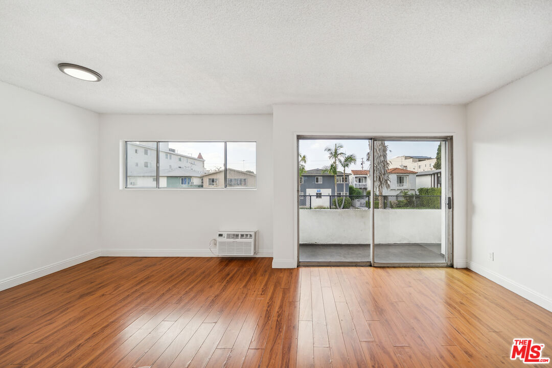 1050 S Wooster St Unit: 3