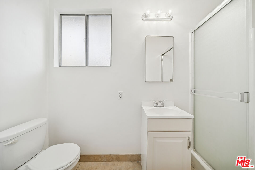 1050 S Wooster St Unit: 3