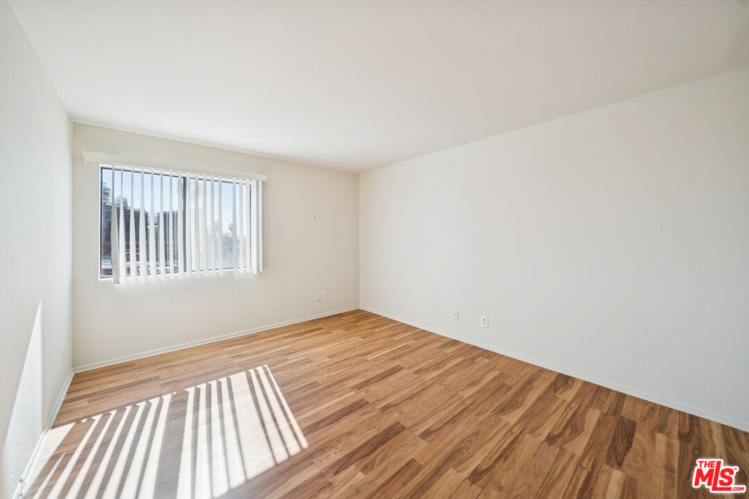 1519 N Martel Ave Unit: 204