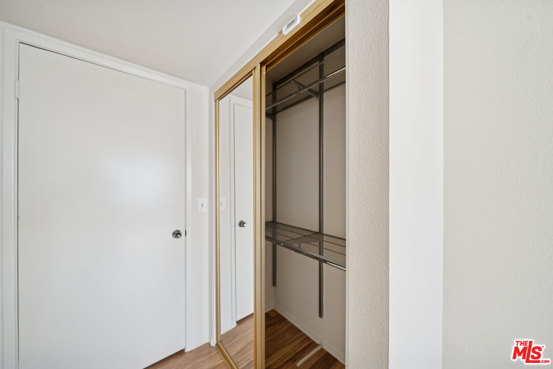 1519 N Martel Ave Unit: 204