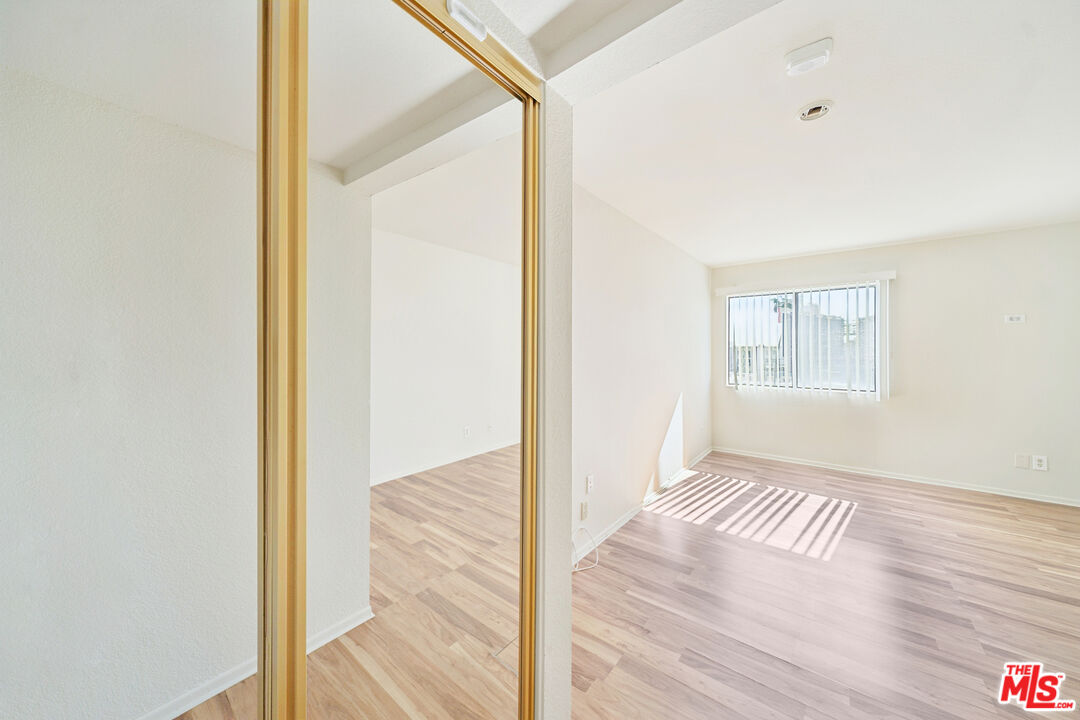 1519 N Martel Ave Unit: 204