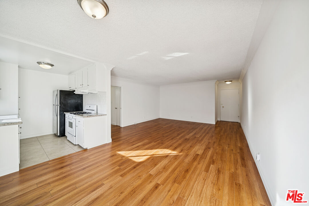 7548 Hampton Unit: 205