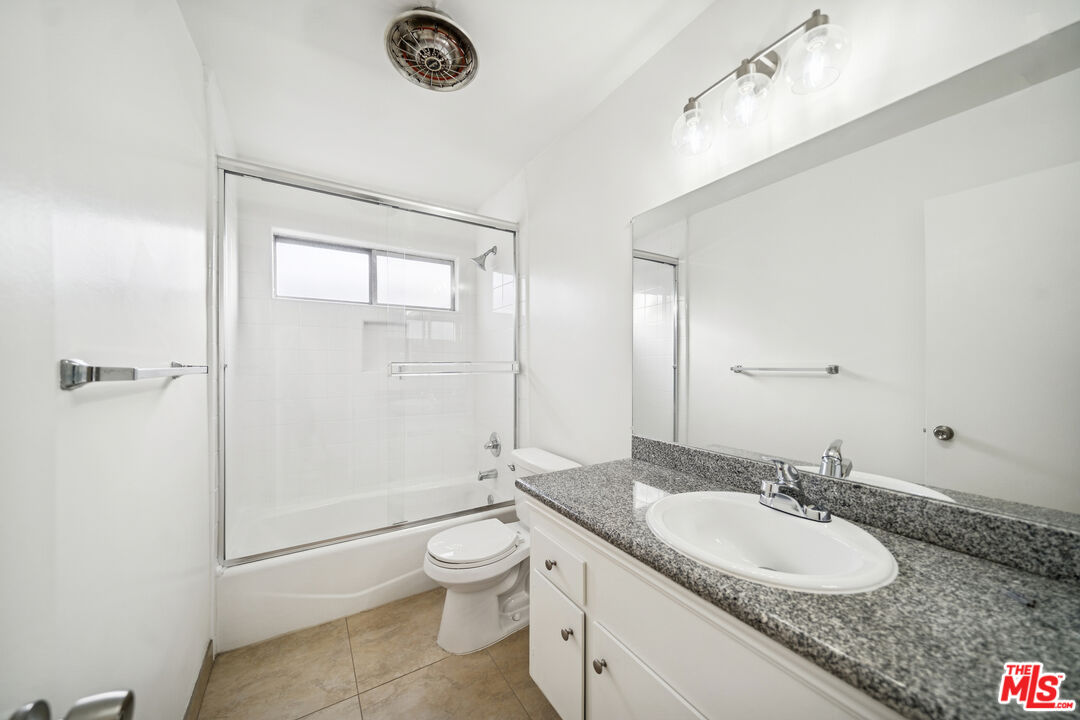 7548 Hampton Unit: 205