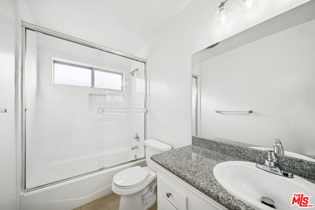 7548 Hampton Unit: 205