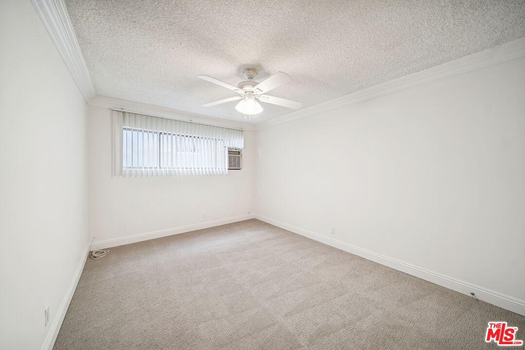 7548 Hampton Unit: 205