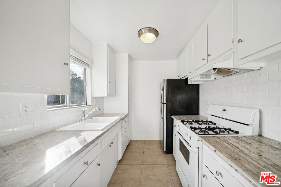 7548 Hampton Unit: 205