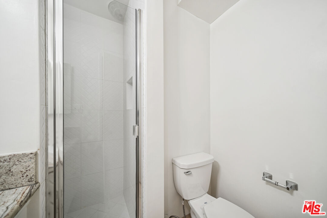 7548 Hampton Unit: 205