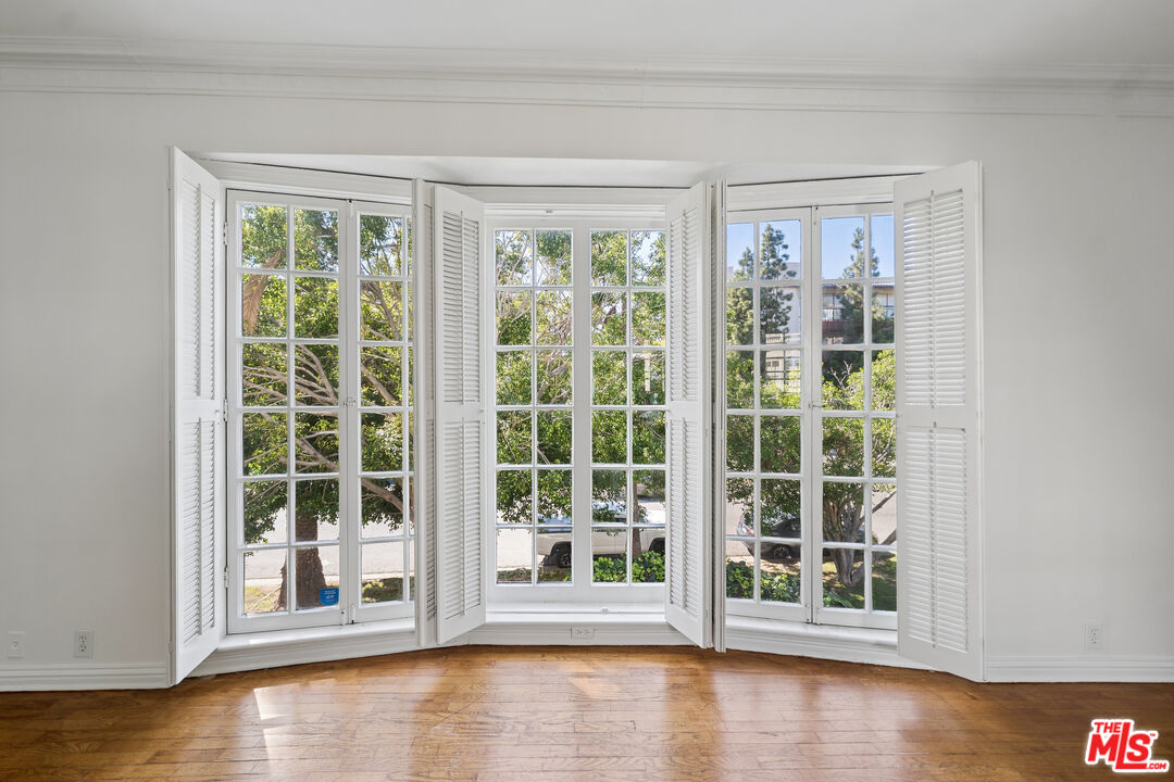 1284 S Beverly Glen Blvd