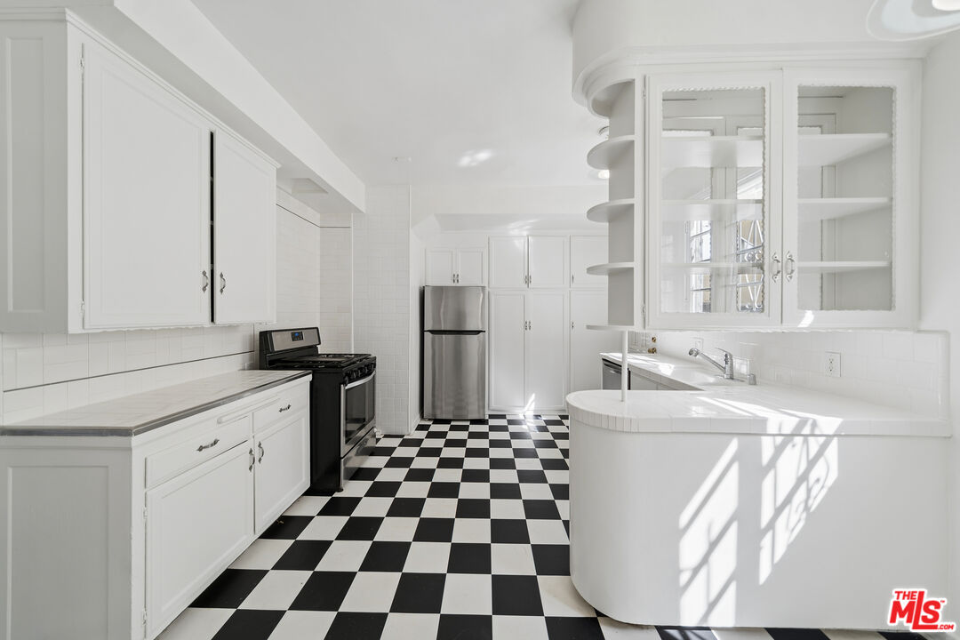 1284 S Beverly Glen Blvd