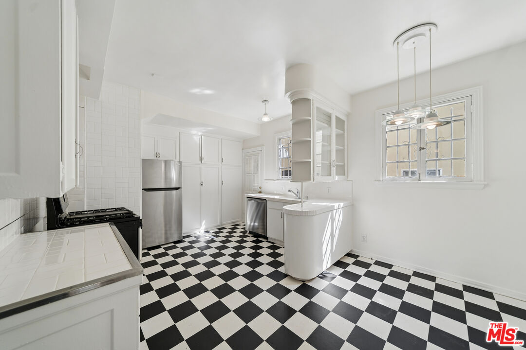 1284 S Beverly Glen Blvd